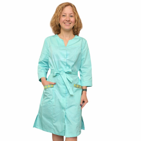 Халат медичний жіночій Квітка стильний, бірюзовий з вишивкою
